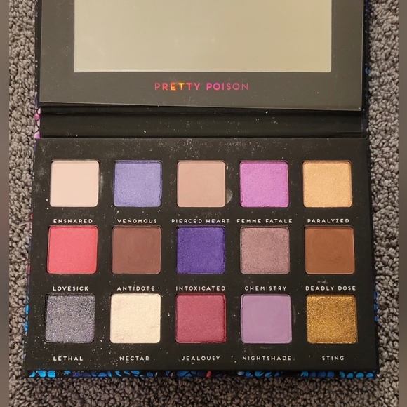 Bad Habit Pretty Poison Palette - Picture 2 of 10